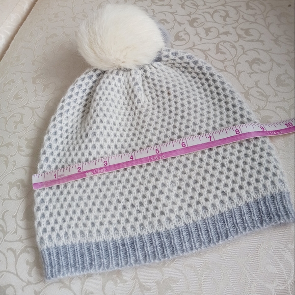 Qi Cashmere Honeycomb Two Tone Cashmere Beanie Rabbit Fur Pom Pom OS - Picture 7 of 10